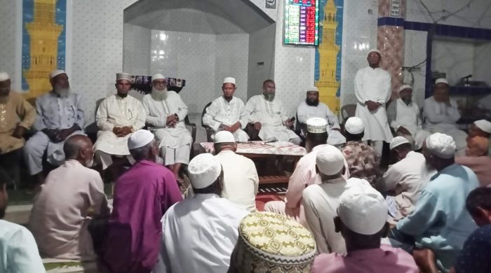 মিঠাপুকুর উপজেলার ইমাদপুর ইউনিয়নের চকপাড়া জামে মসজিদে এই দলীয় সভা হয়। ছবি: সংগৃহীত